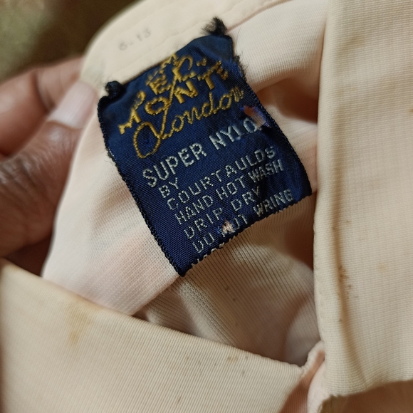 Freebie: Del Monte London Super Nylon shirt for kids 6-13 (storage stains) - Picture 3 of 3